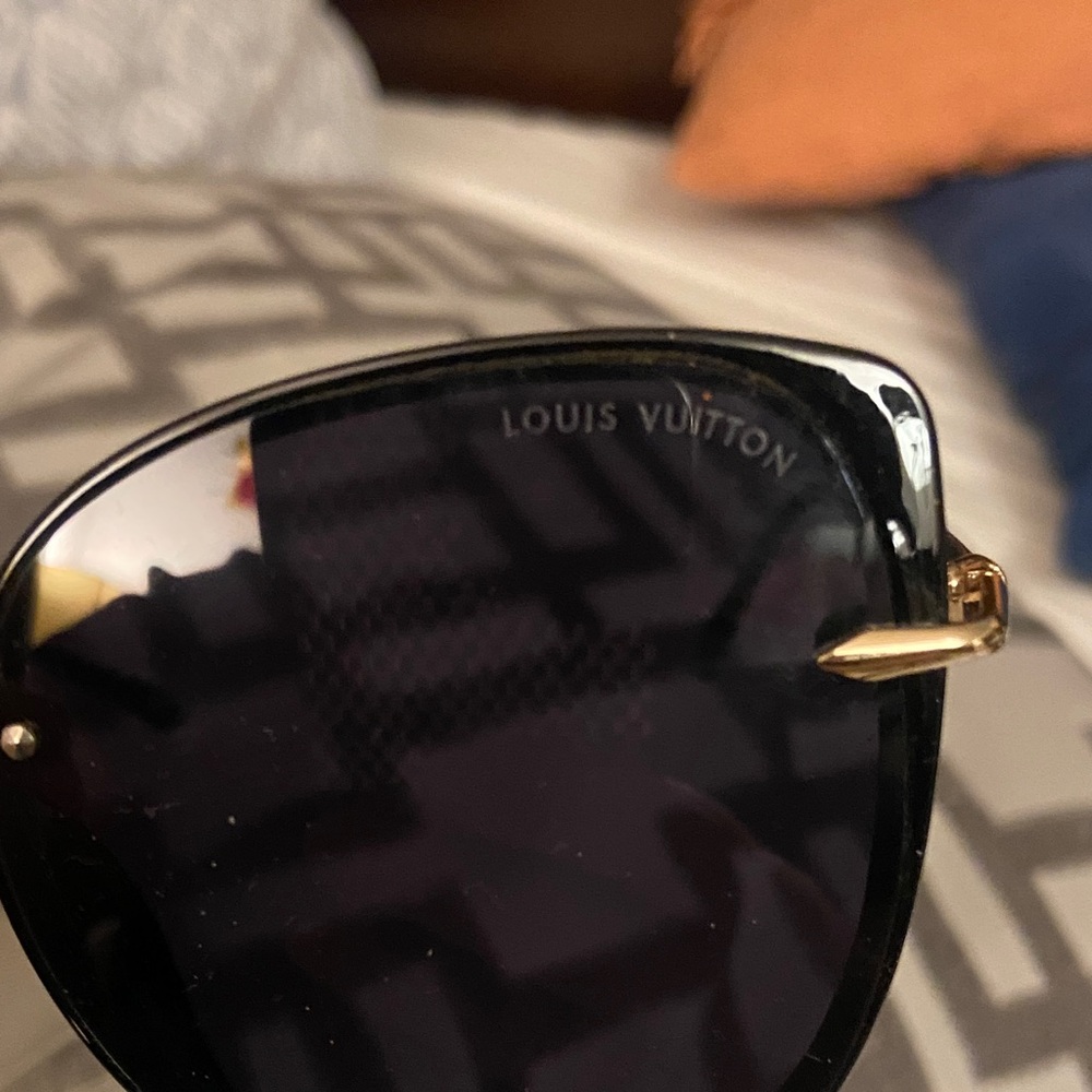 LV Black Sunglasses with Gold Detail - Picture 4 of 4